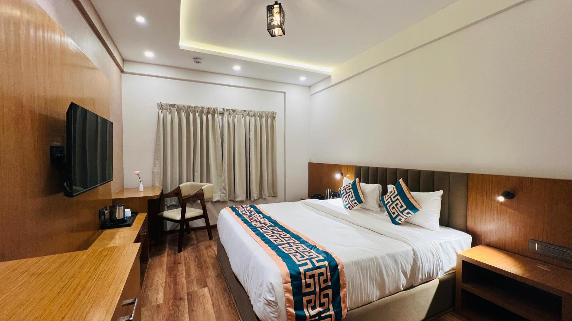 Hotel Aashraya Dod Jala Buitenkant foto