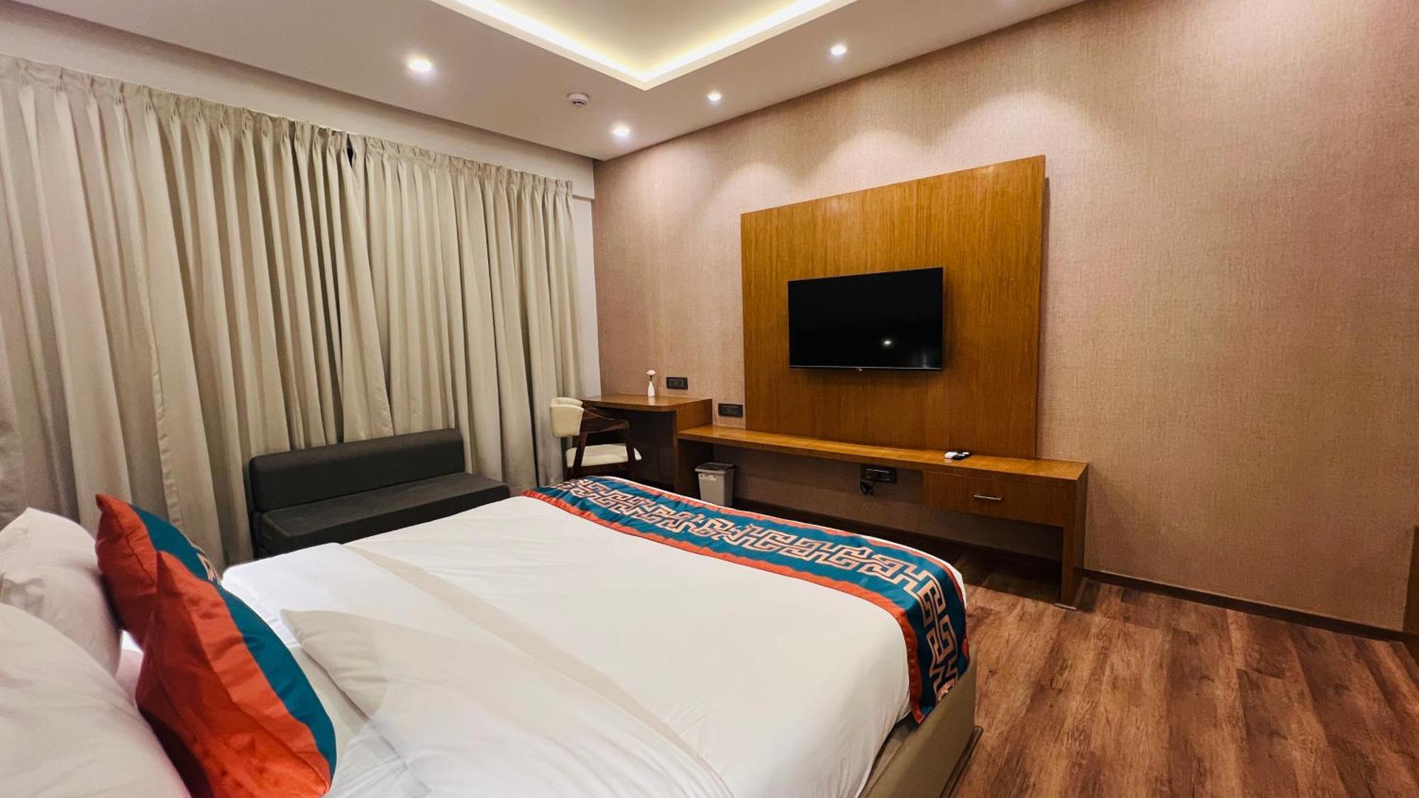 Hotel Aashraya Dod Jala Buitenkant foto