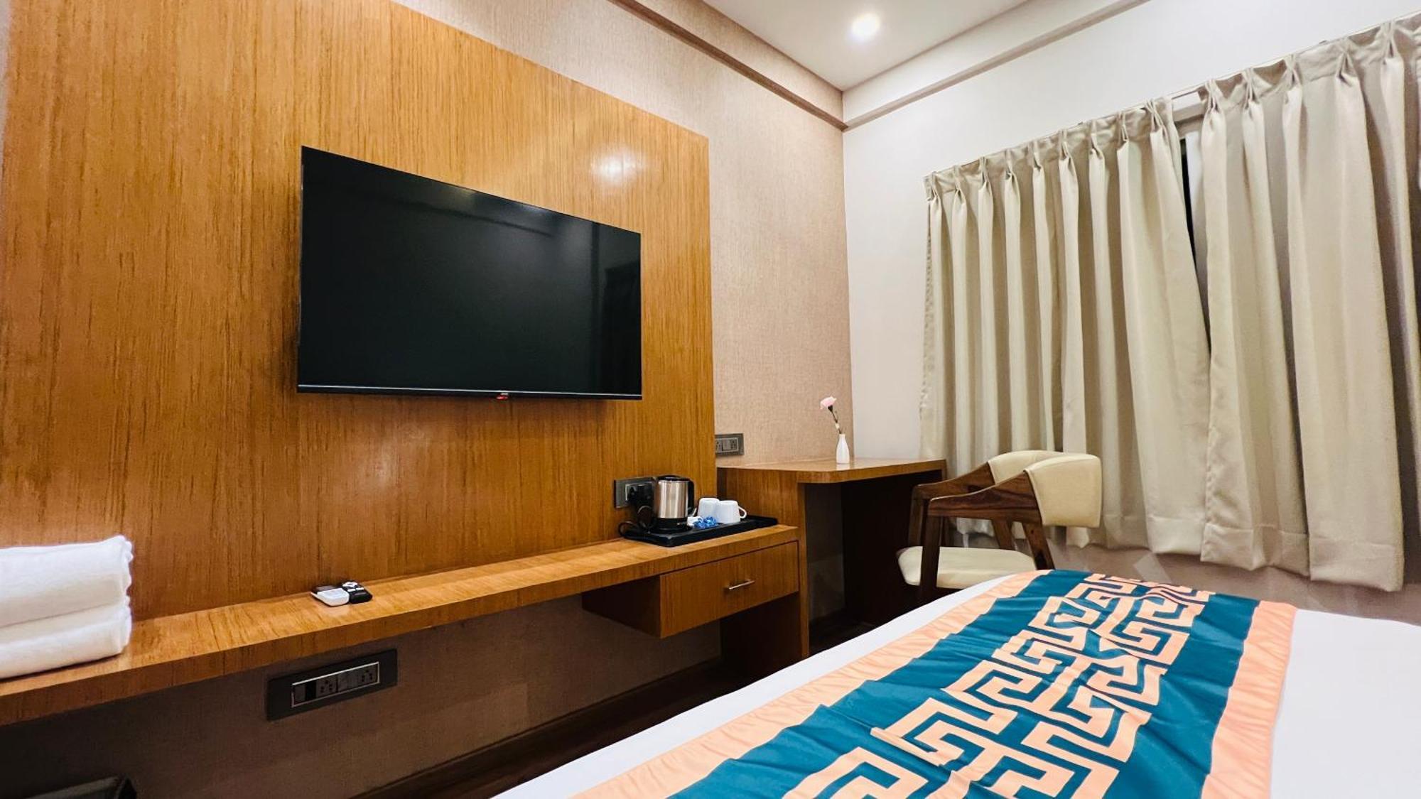 Hotel Aashraya Dod Jala Buitenkant foto