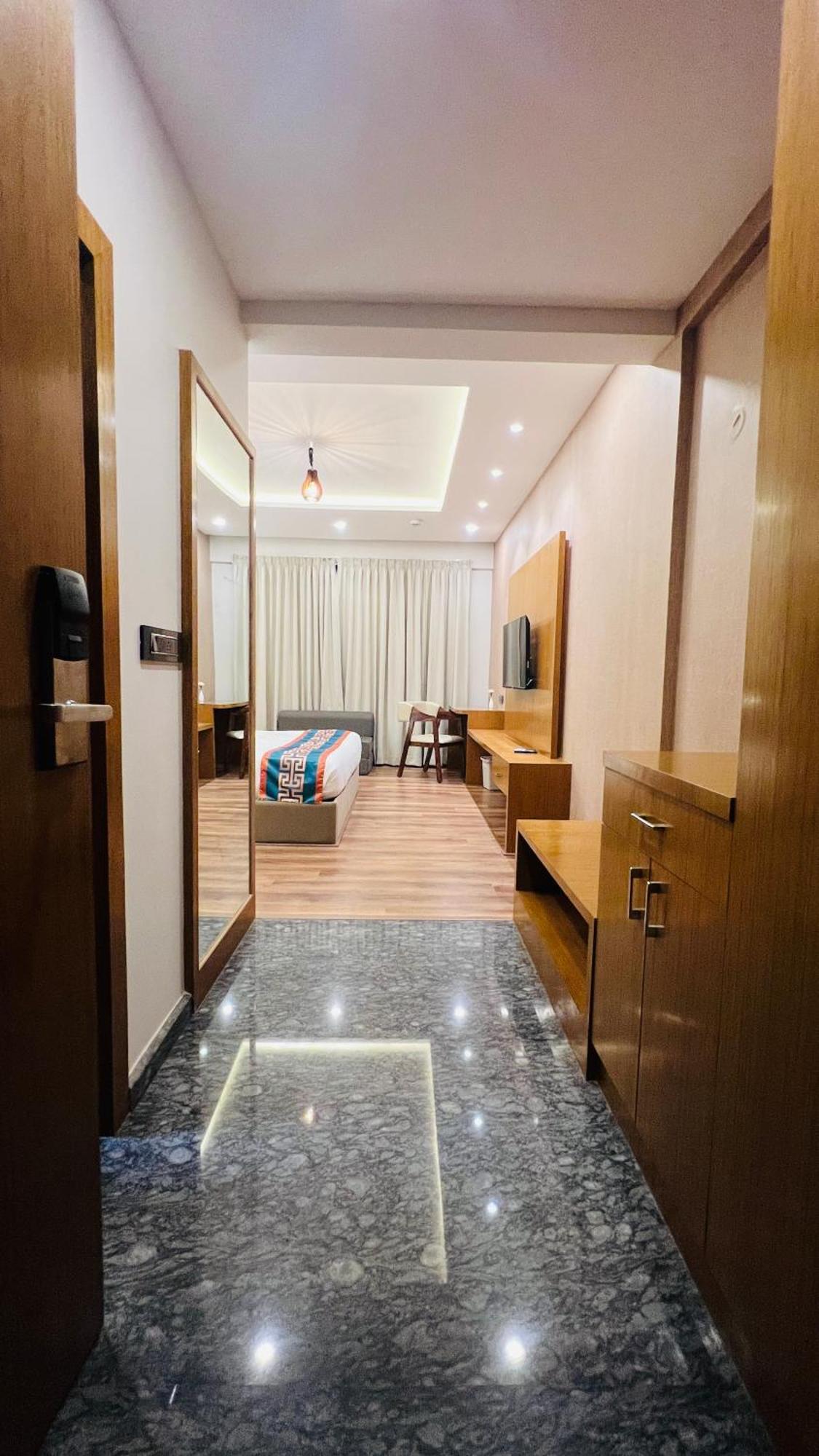 Hotel Aashraya Dod Jala Buitenkant foto